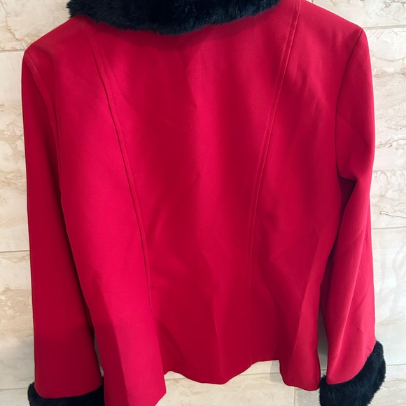 Vintage “The Steps” red unlined jacket/ faux fur collar size L - Picture 2 of 4